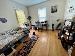 20 Coolidge Rd, Unit 2 in Boston, MA - Foto de edificio - Building Photo