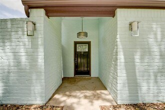 4535 Turf Valley Dr in Houston, TX - Building Photo - Building Photo