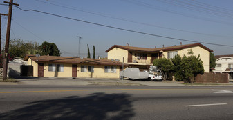 11431 Victory Blvd in North Hollywood, CA - Building Photo