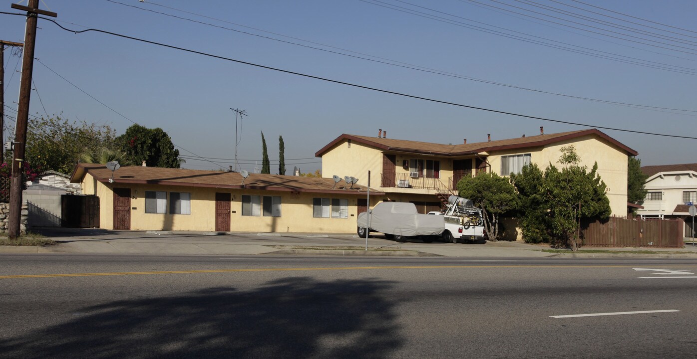 11431 Victory Blvd in North Hollywood, CA - Foto de edificio