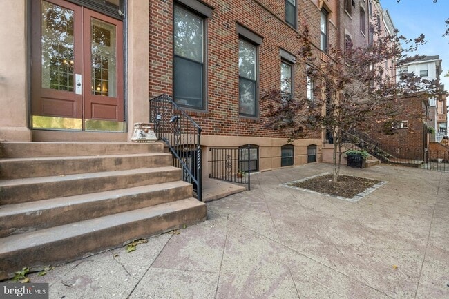 1326 S Broad St, Unit 1F in Philadelphia, PA - Building Photo - Building Photo