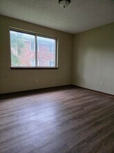 60 Oakridge Dr in West Seneca, NY - Building Photo - Building Photo
