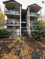 7128 N Richmond Ave in Portland, OR - Building Photo