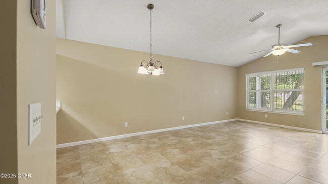 8416 N Lagoon Dr in Panama City, FL - Building Photo - Building Photo