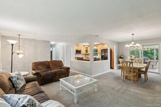 118 Standish Dr in Pearl River, NY - Building Photo - Building Photo