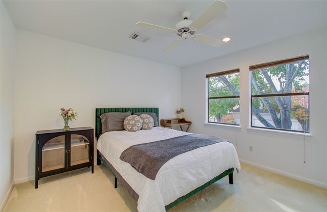 property at 15835 N Barkers Landing Rd