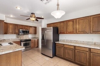 1157 West Swan Drive in Chandler, AZ - Building Photo - Building Photo