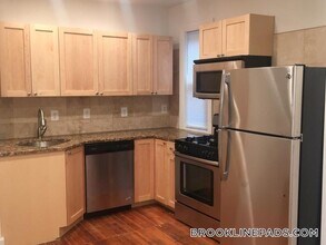 79 Brook St in Brookline, MA - Building Photo - Building Photo