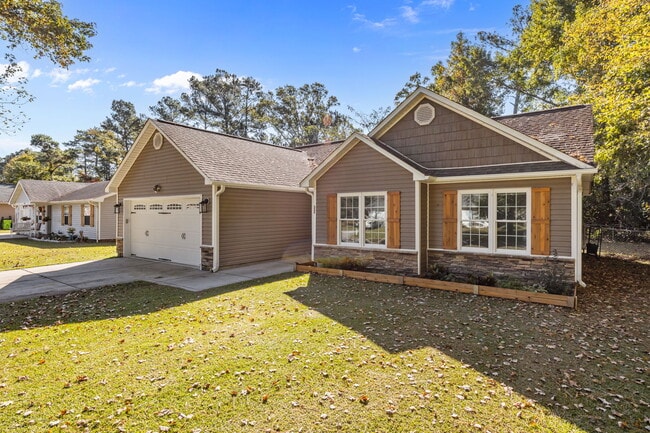 335 Tall Pine Rd in Havelock, NC - Foto de edificio - Building Photo
