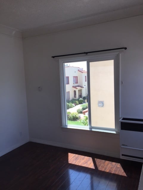 3843 W 27th St, Unit One in Los Angeles, CA - Building Photo - Building Photo