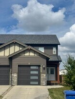 8304-8388 88 Ave in Fort St John, BC - Building Photo