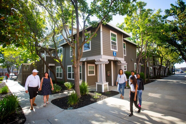 Sunset Creek Apartments