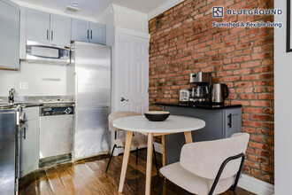 521 E 5th St in New York, NY - Building Photo - Building Photo