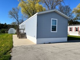 1432 Iowa Dr in Sturgeon Bay, WI - Building Photo