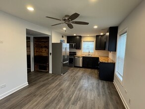 1892 White St in Des Plaines, IL - Building Photo - Building Photo