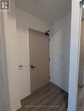 8 Interchange Wy in Vaughan, ON - Building Photo - Building Photo