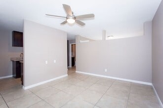 214 S 8th St in Las Vegas, NV - Building Photo - Building Photo