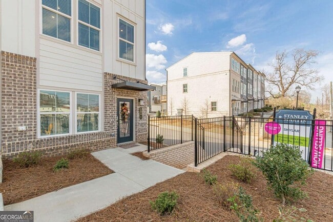 property at 1205 Skylar Ln SE