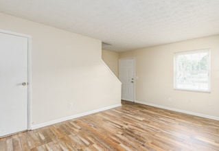 Promotion Extended Through March 31st, 2026 in Columbus, OH - Foto de edificio - Building Photo