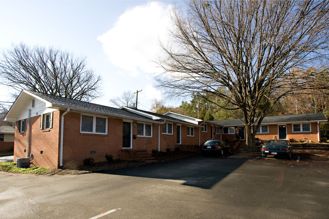 Westall Apt in Chapel Hill, NC - Foto de edificio - Building Photo