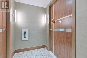 1 Concord Cityplace Wy in Toronto, ON - Building Photo - Building Photo