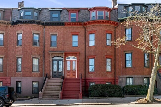 property at 813 E Broadway