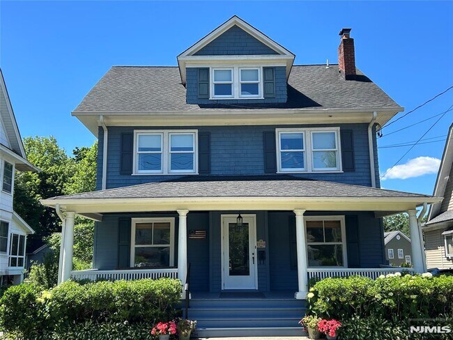 property at 186 Godwin Ave
