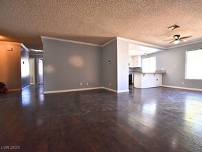 1536 Unionville Ln in Las Vegas, NV - Building Photo - Building Photo