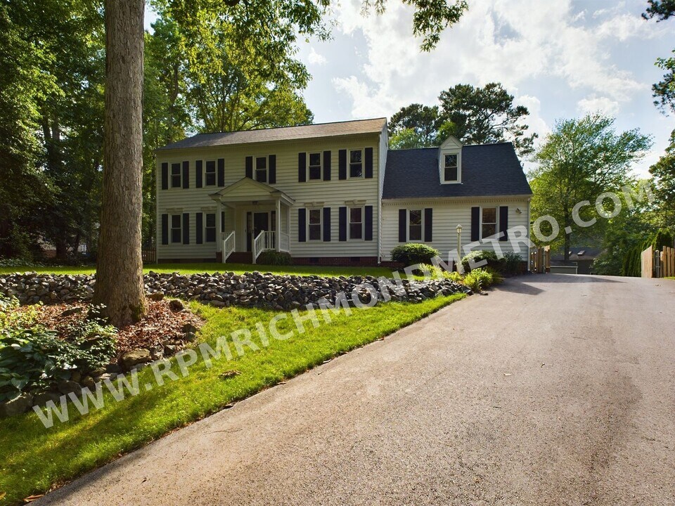 404 Old Country Terrace in Midlothian, VA - Building Photo