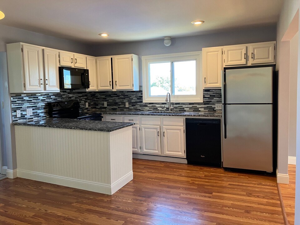 6 Arthur St, Unit 3 in Salem, MA - Building Photo