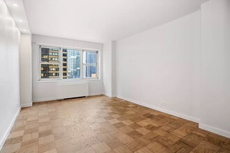 159 W 53rd St in New York, NY - Building Photo - Building Photo