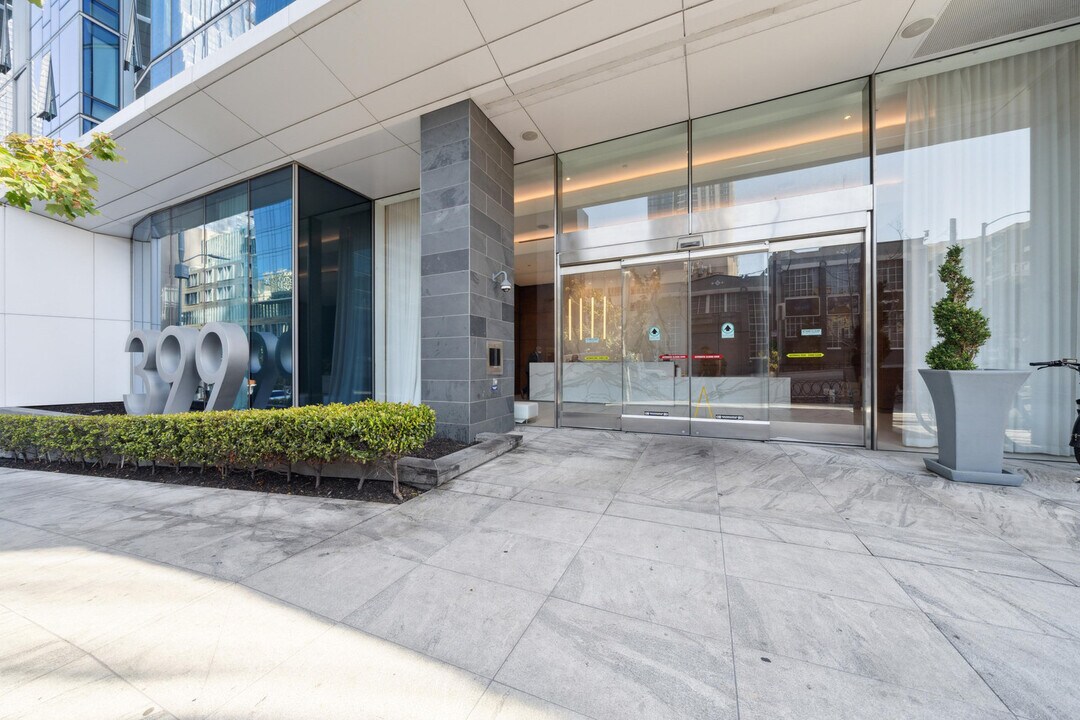 399 Fremont St in San Francisco, CA - Building Photo