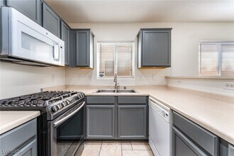 4067 Asante Cove St in Las Vegas, NV - Building Photo - Building Photo