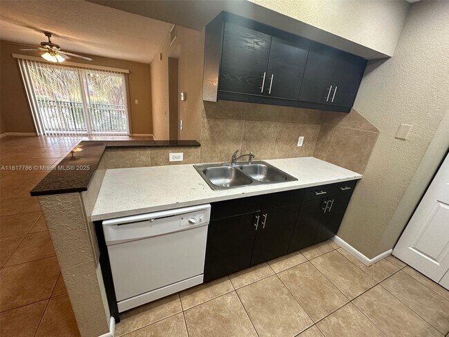 2830 NW 55th Ave in Lauderhill, FL - Building Photo - Building Photo