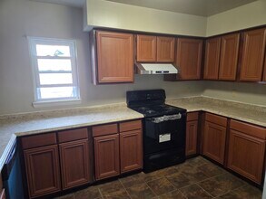 37 Greenwich Ave, Unit 1-12 in Stamford, CT - Building Photo - Building Photo