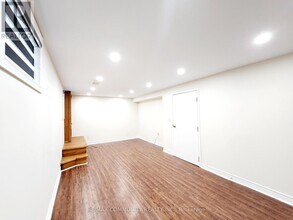 77 Waringstown Dr in Toronto, ON - Building Photo - Building Photo