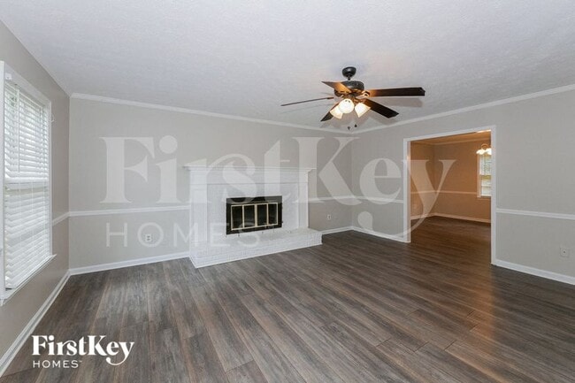 180 Windsor Dr in Fayetteville, GA - Foto de edificio - Building Photo