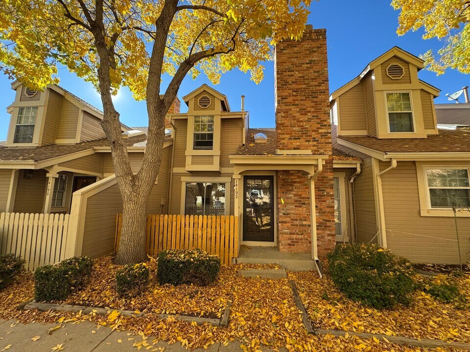 14192 E Radcliff Cir in Aurora, CO - Building Photo