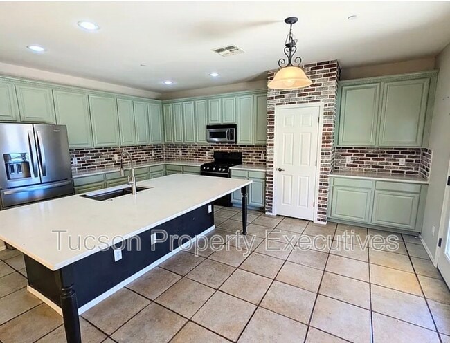 property at 3638 E Canter Rd