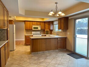 4886 Hubbard in Troy, MI - Building Photo - Building Photo