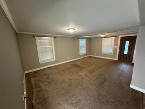 2732 SE 101st Ave in Portland, OR - Building Photo - Building Photo