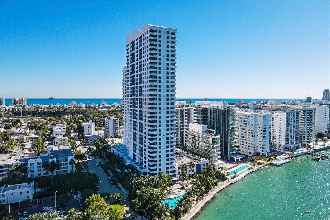 1330 West Ave, Unit 1411 in Miami Beach, FL - Building Photo