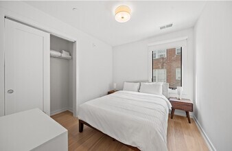 2216 40th Pl NW in Washington, DC - Building Photo - Building Photo