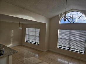 387 Blue Bayou Dr in Kissimmee, FL - Building Photo - Building Photo