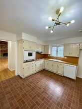 9136 Switzer St in Overland Park, KS - Building Photo - Building Photo