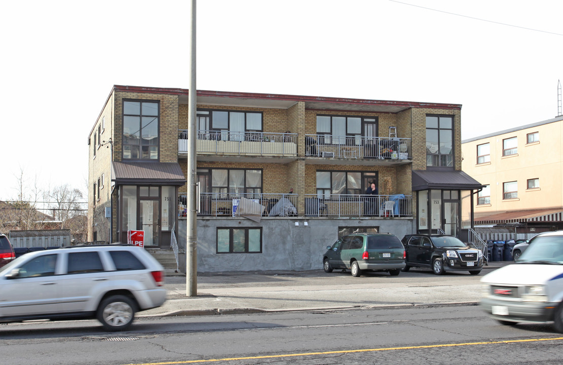 751-753 Lawrence Ave in Toronto, ON - Building Photo