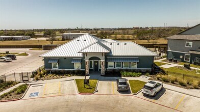 4702 Old Brownsville Rd in Corpus Christi, TX - Foto de edificio - Building Photo
