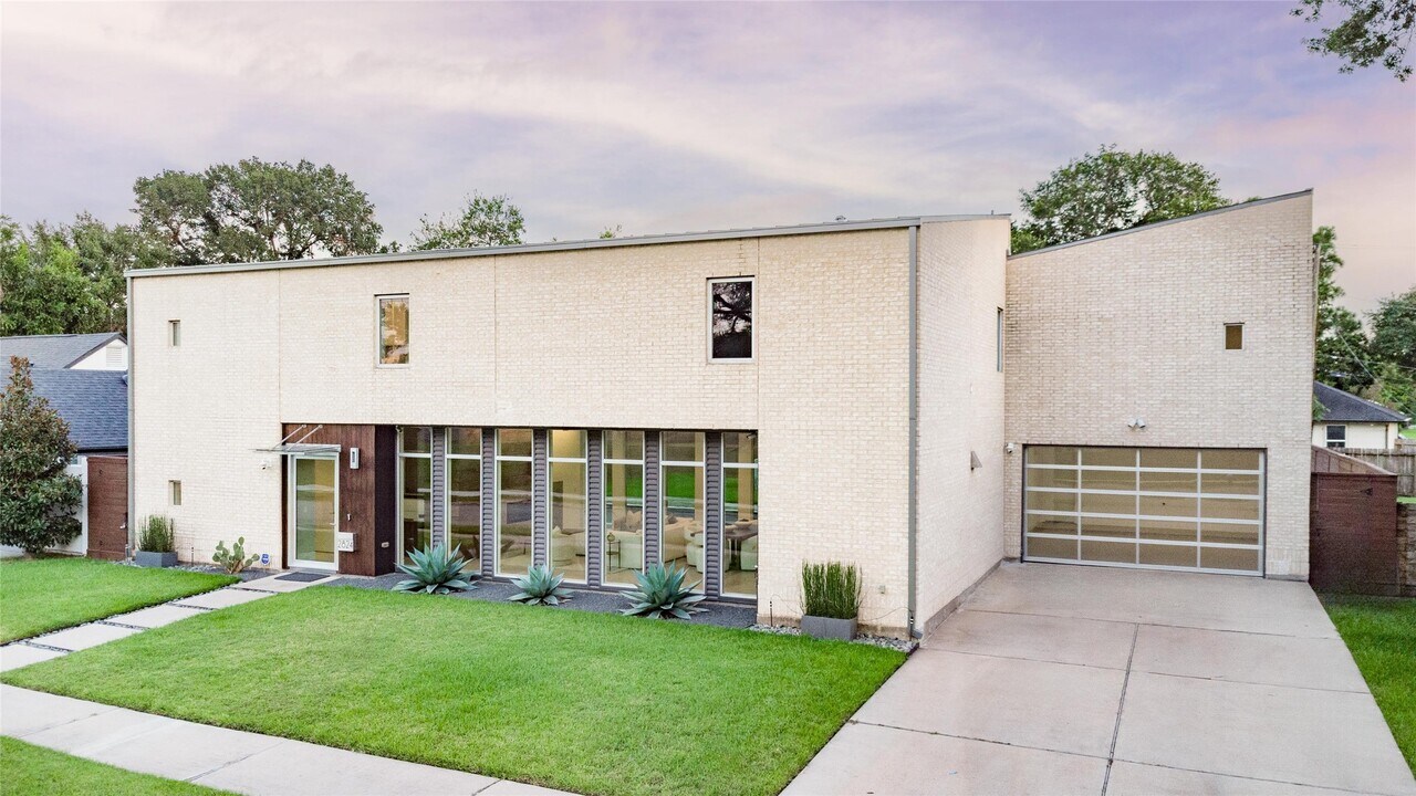2824 Lockett St in Houston, TX - Building Photo