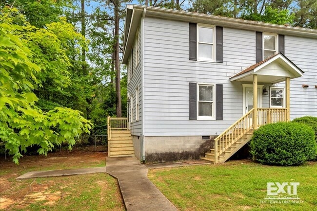 property at 195 Hammer St