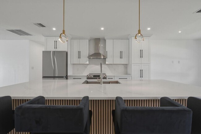 461 SW 1st St in Boca Raton, FL - Foto de edificio - Building Photo